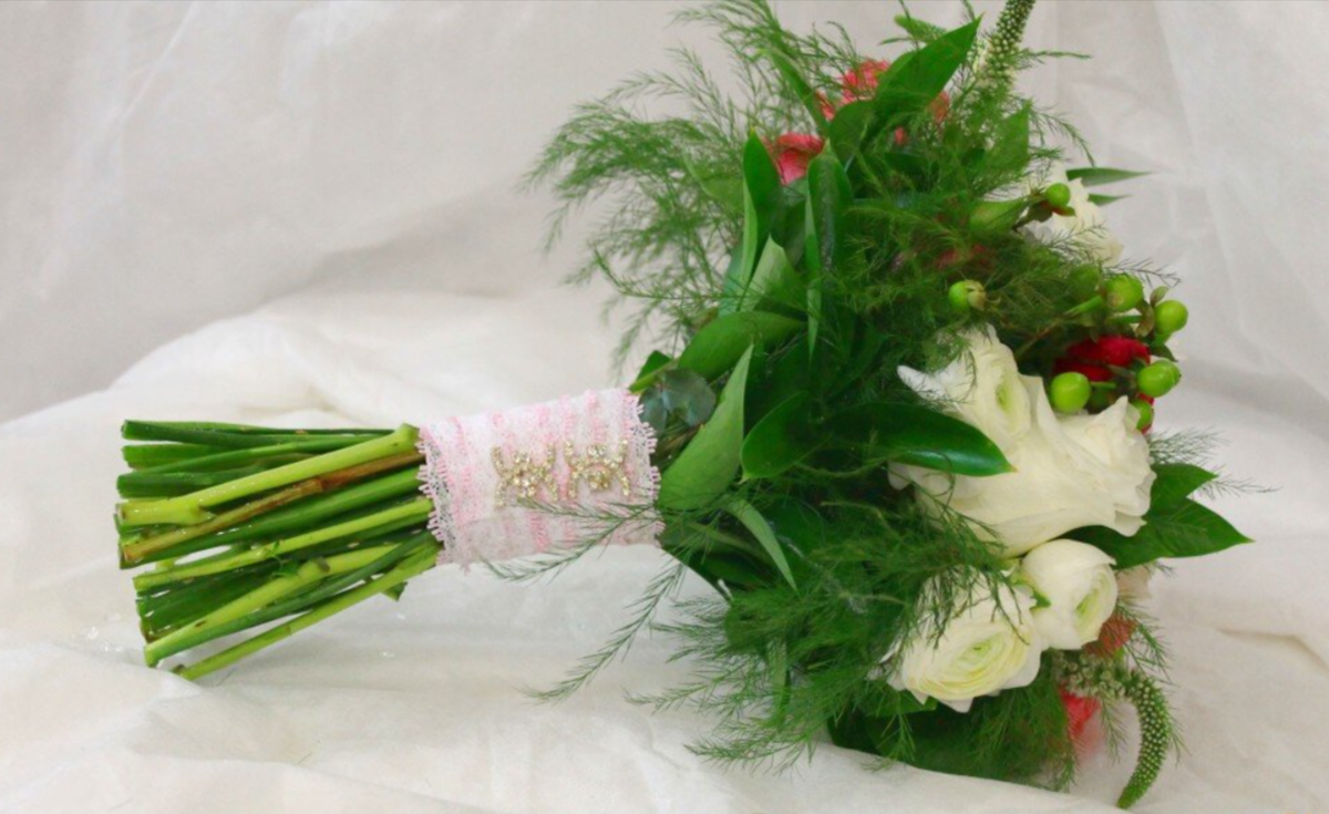 Изящные зелёные "облака" спаржи, фото из Интернета, хотя я тоже добавляю в свои букеты