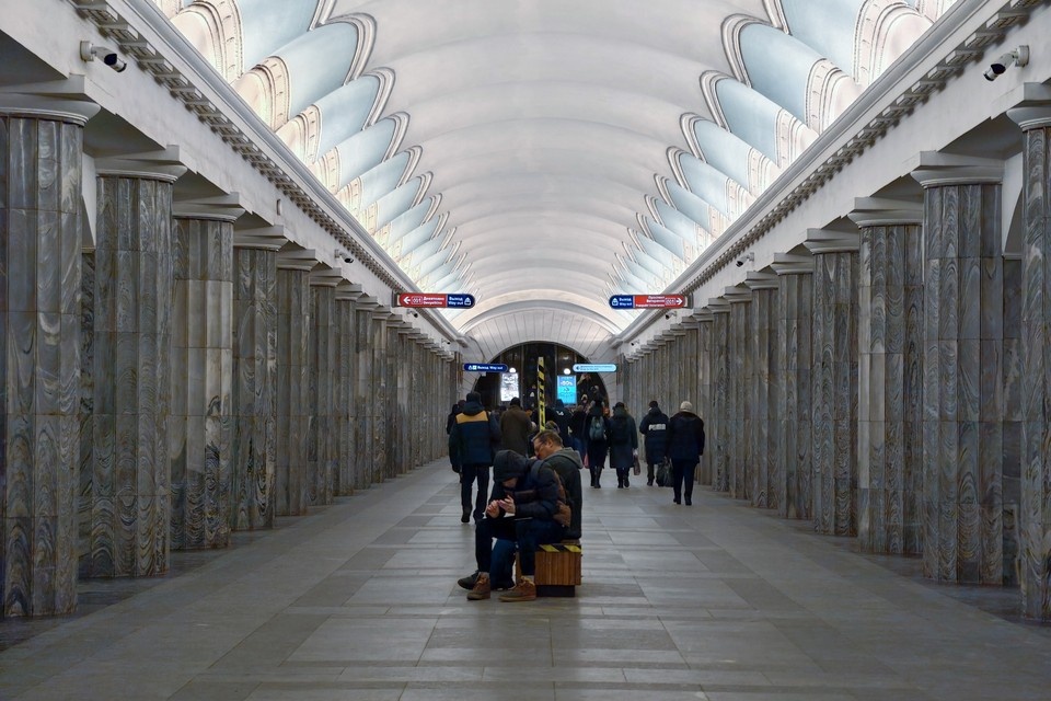    На время ремонта горожанам предлагают пользоваться соседними станциями. Алексей БУЛАТОВ