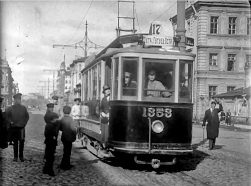 Кадр из фильма "Нет счастья на земле", 1922 г.