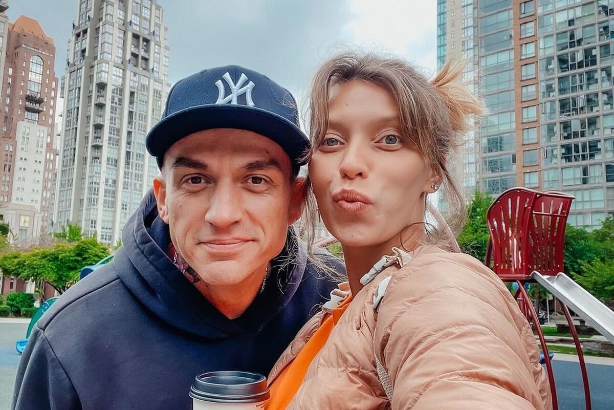    Влад Топалов и Регина Тодоренко Социальные сети