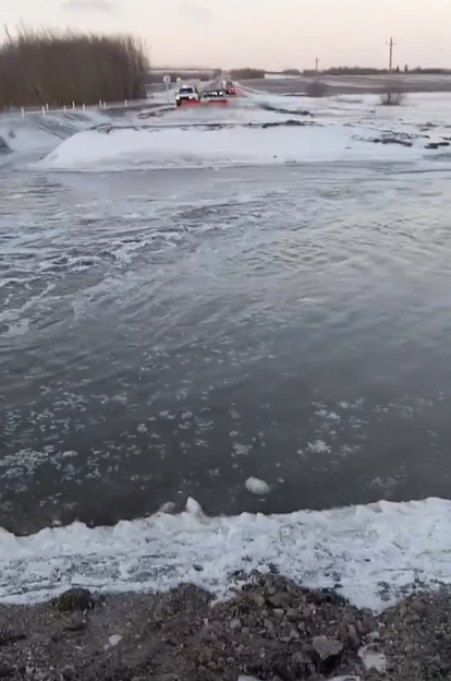 Тут когда-то ездили люди.