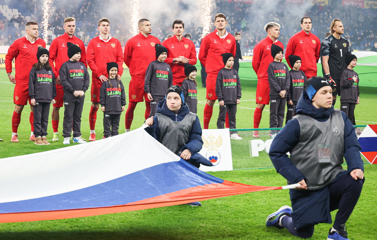    Футболисты сборной России  Сергей Фадеичев/ТАСС