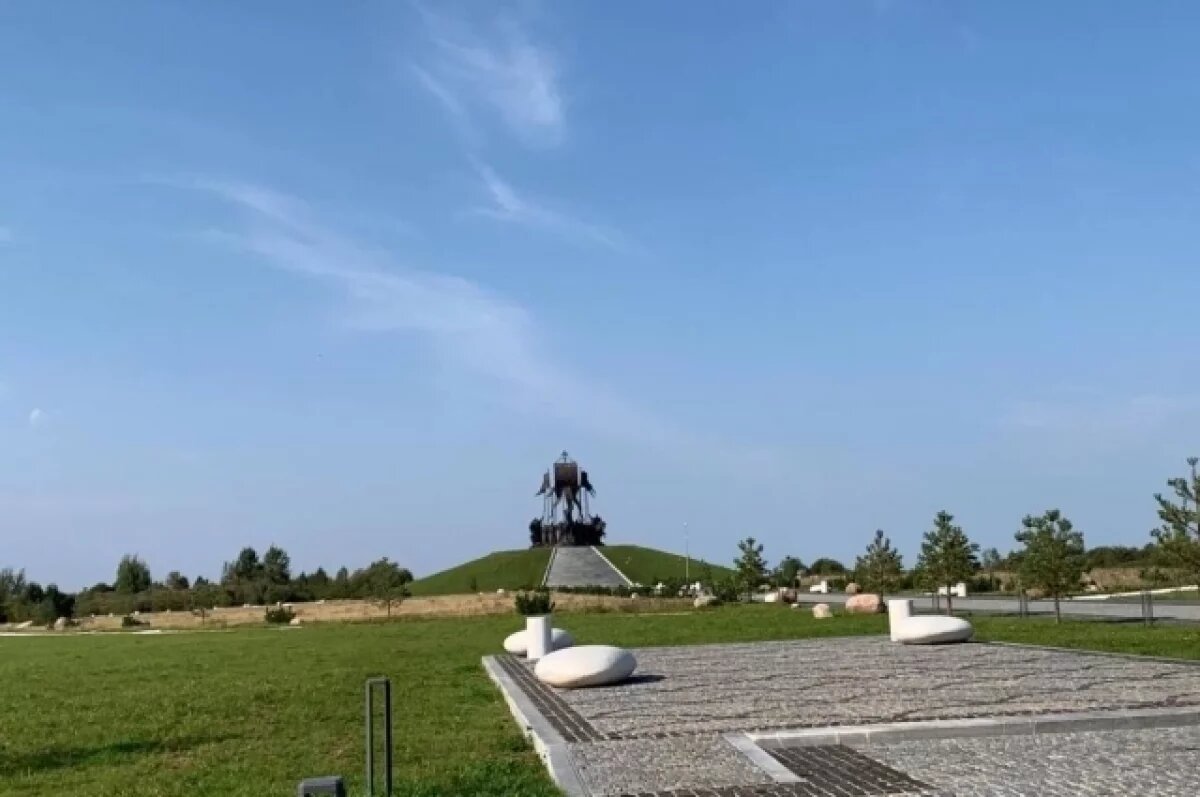    Автору псковских памятников присвоили звание заслуженного художника России