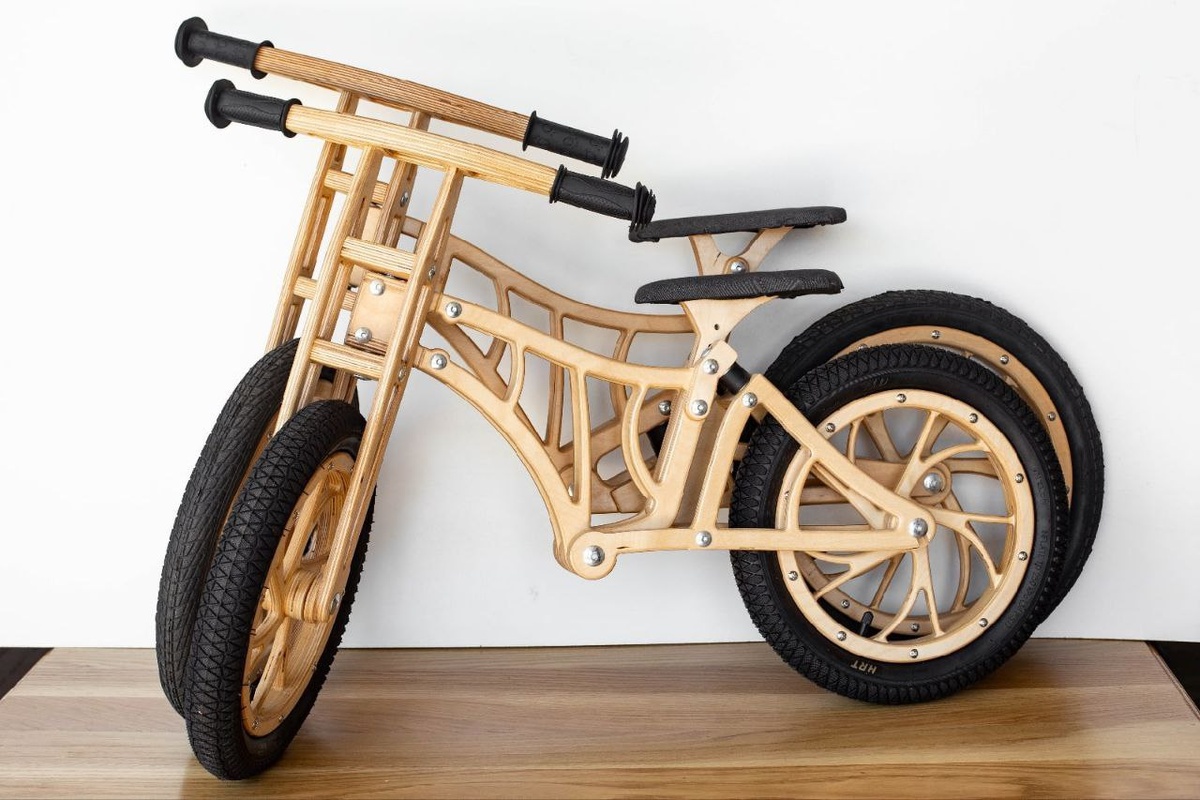 Деревянный беговел от Фабрики Дуба 