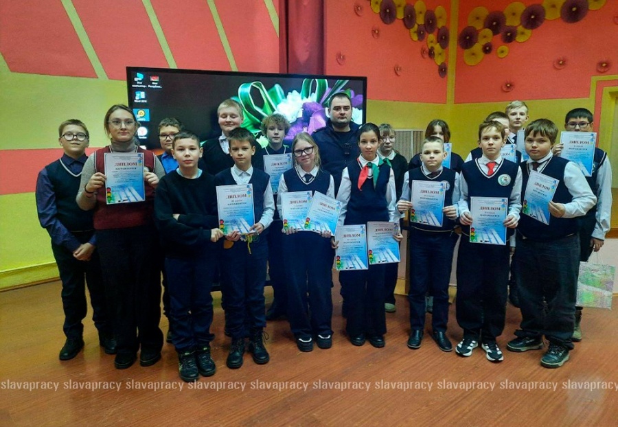     Дорожная ситуация под контролем – школьники Копыльщины сразились за звание знатоков ПДД