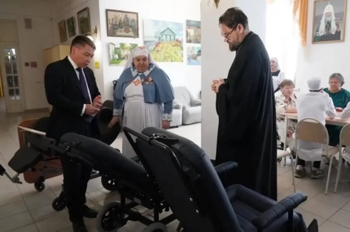    В Тольятти сделали кресла-трансформеры для лежачих больных