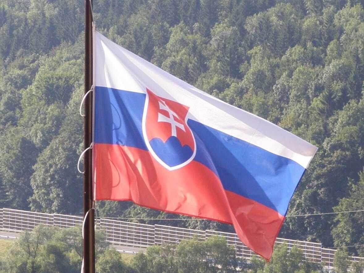     Флаг Словакии   
(сс) Albertus teolog