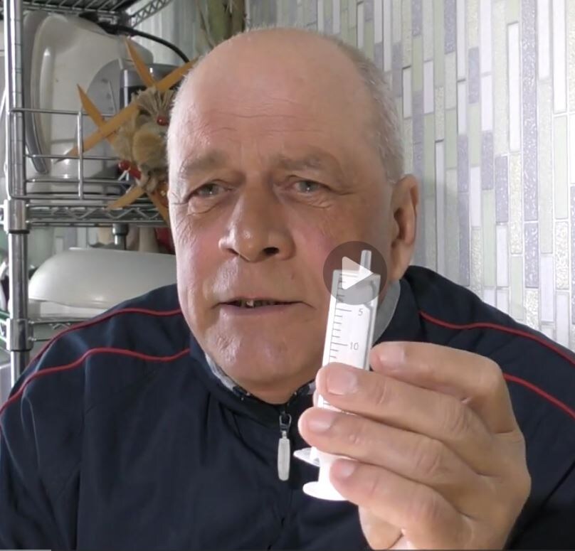 Этот шприц 20-грамовый.