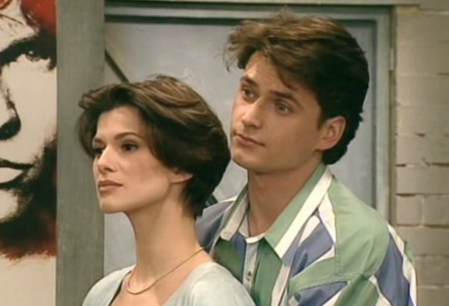 Лали и Себастьен. Фото: кадр сериала "Элен и ребята"