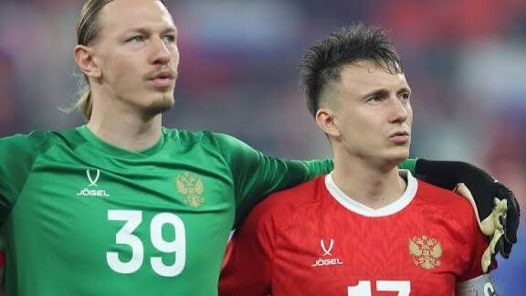     Матвей Сафонов и Александр Головин