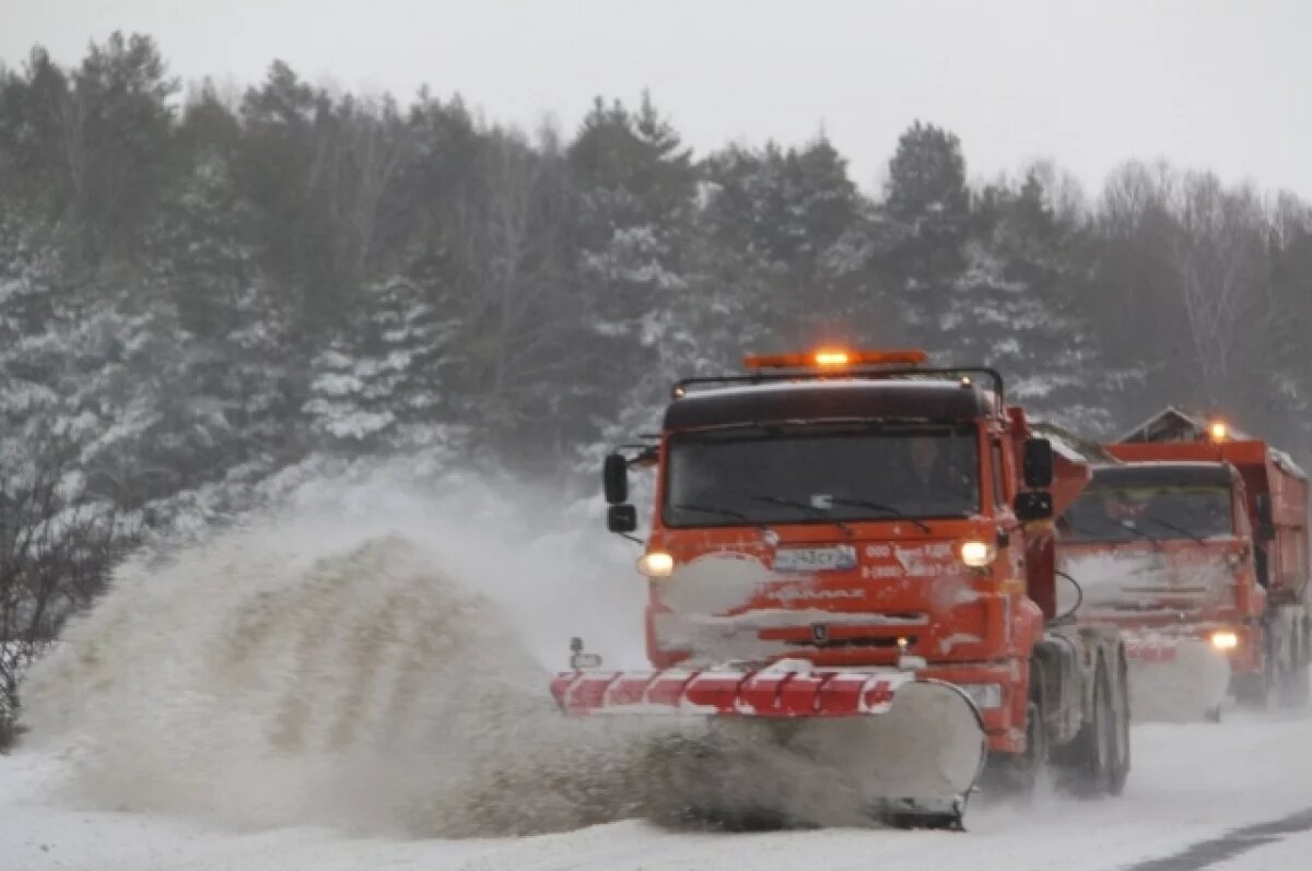    Дорожники обработали песко-соляной смесью почти 1500 км трасс Брянщины