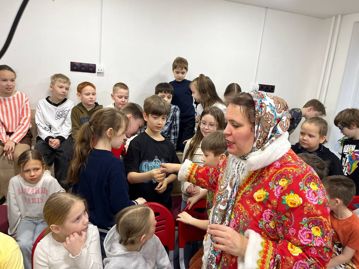 Галлерея фотографий с музейного урока в школе семейного образования Эврика