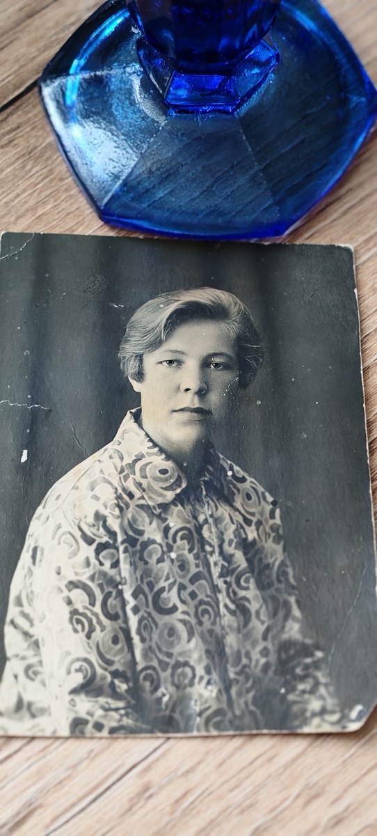 Моя бабушка. Фото  довоенное.  1936-37 годы