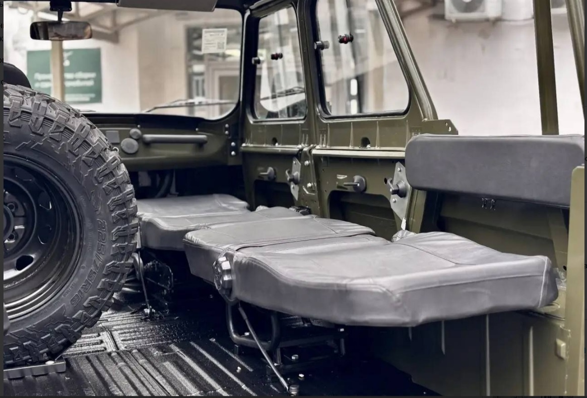 Раскладывающиеся сидения для перевозки лежачего