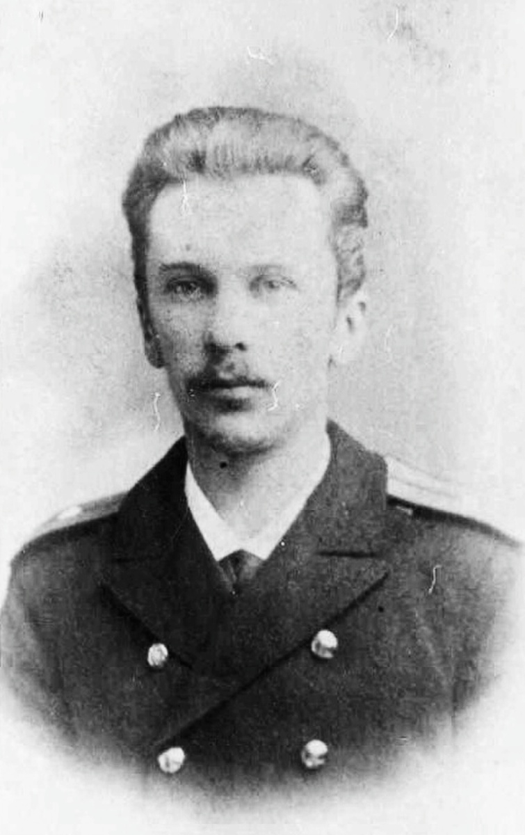 Мичман П.П. Шмидт после выпуска из училища.