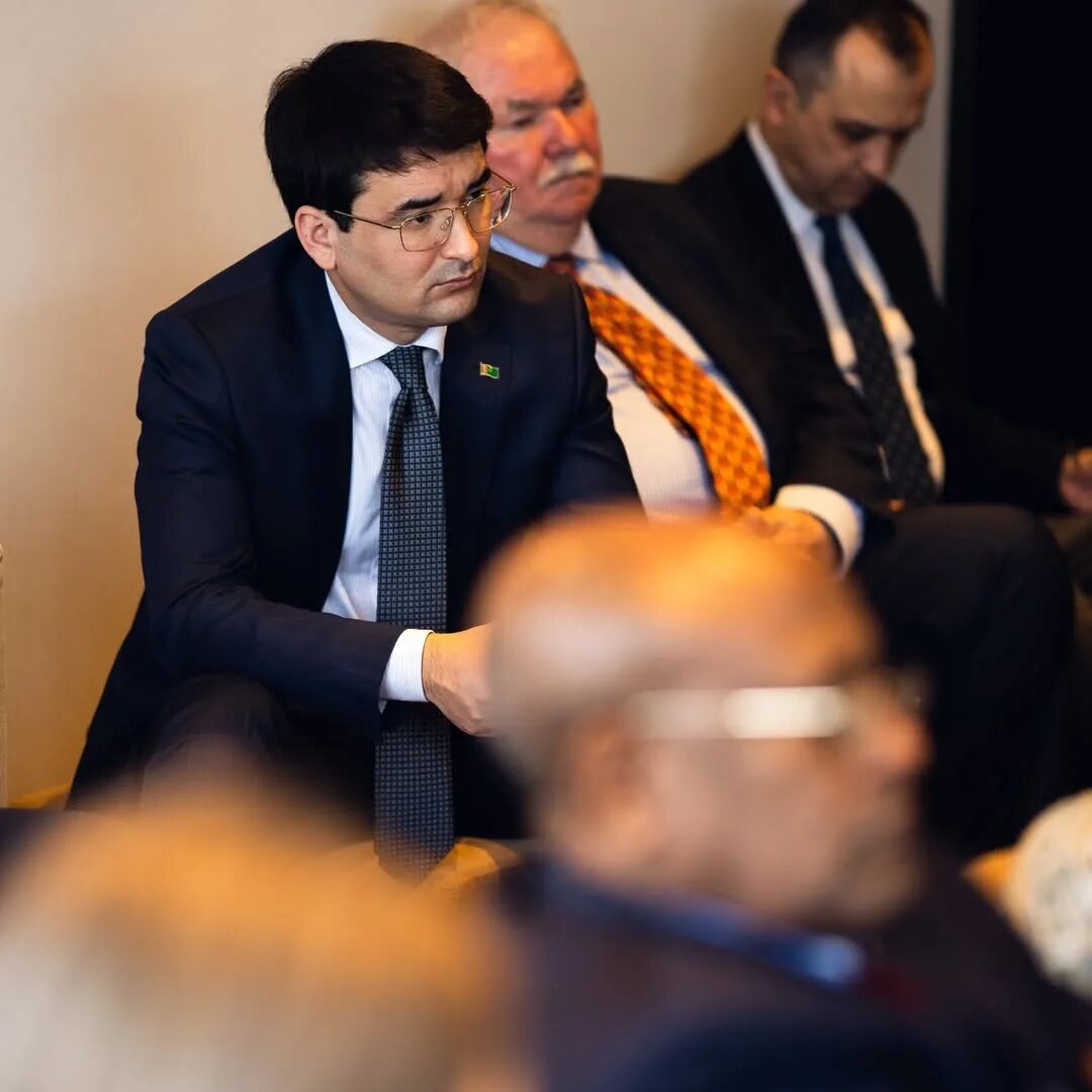    Цветокоррекция оригинального изображения была произведена с использованием ИИ "Ниязов 2.0"