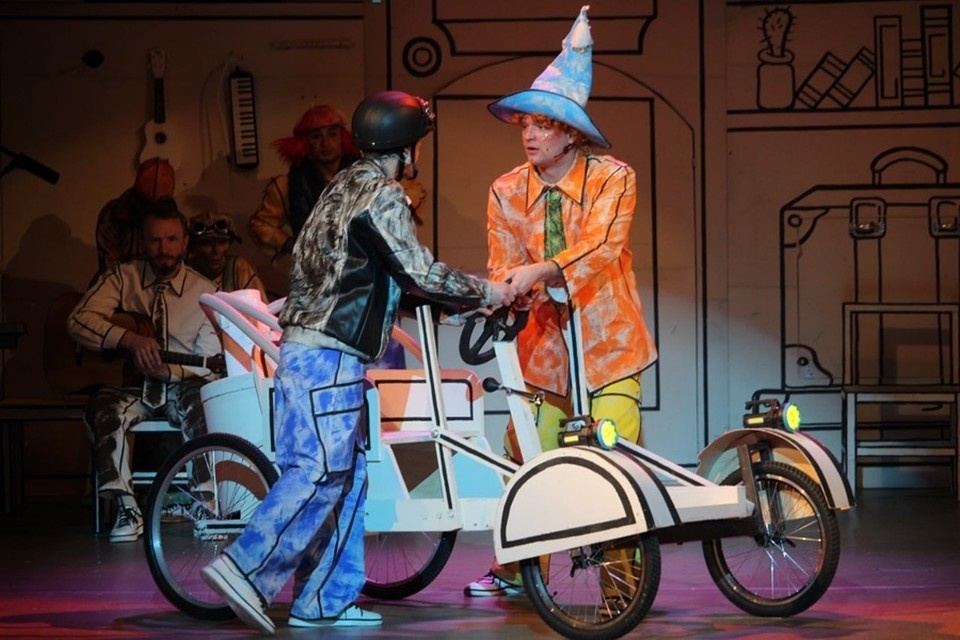    В Донецком молодежном театре состоялась премьера спектакля «Как Незнайка хотел стать». Фото: Минкультуры ДНР