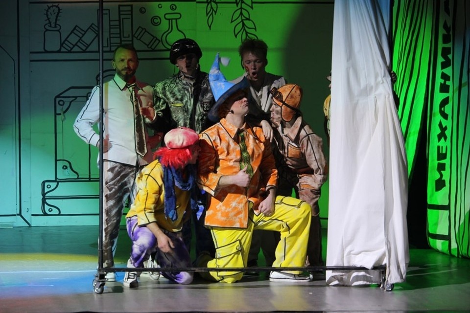    В Донецком молодежном театре состоялась премьера спектакля «Как Незнайка хотел стать». Фото: Минкультуры ДНР