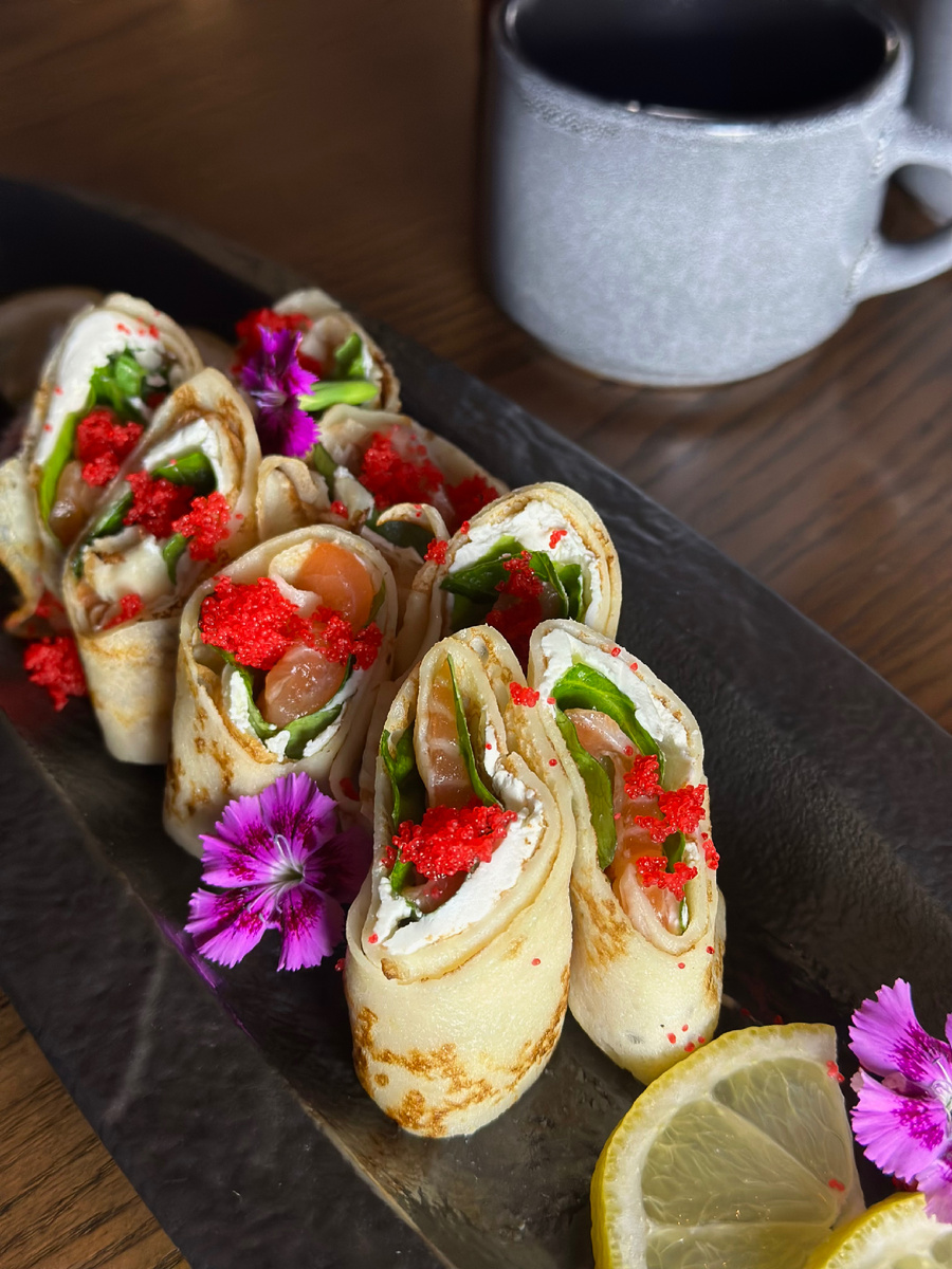 Блины с лососем и крем-чизом