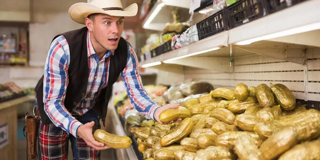 "Огурцы-то золотые!": Американец в русском магазине ахнул и схватился за камеру, чтобы показать это соотечественникам