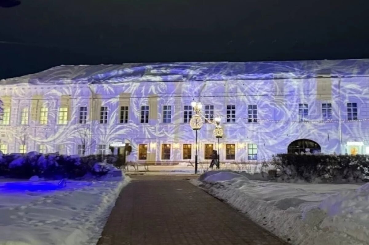    В Ярославле заработала подсветка на Доме призрения ближнего