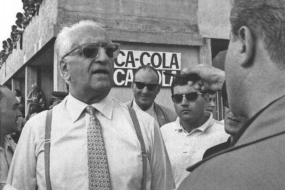 Энцо Феррари на Гран-при Италии в 1967 году. Источник: общественное достояние / wikimedia.org📷
