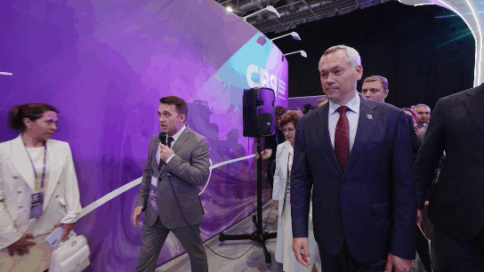 Обход Губернатора НСО Травникова Андрея на Сибирской венчурной ярмарке