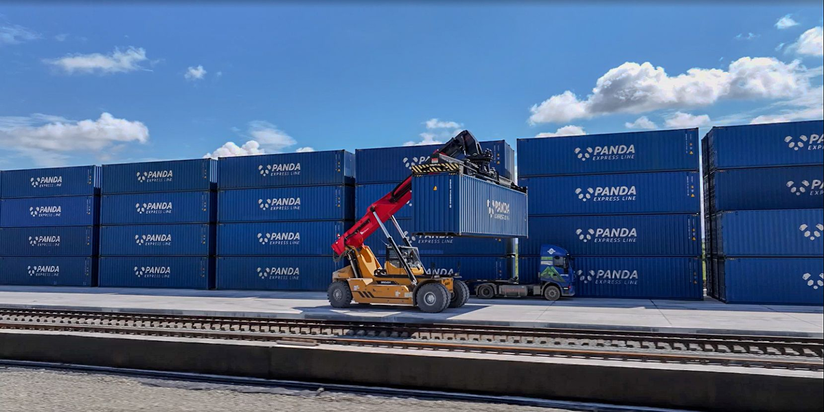 Источник: https://minvr.gov.ru/press-center/news/krupneyshiy_sukhoy_port_v_rossii_ofitsialno_otkryt/