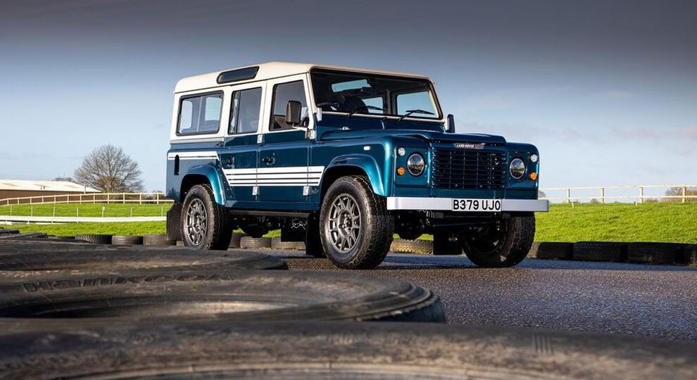 Лучший рестомод сорокалетнего LR Defender