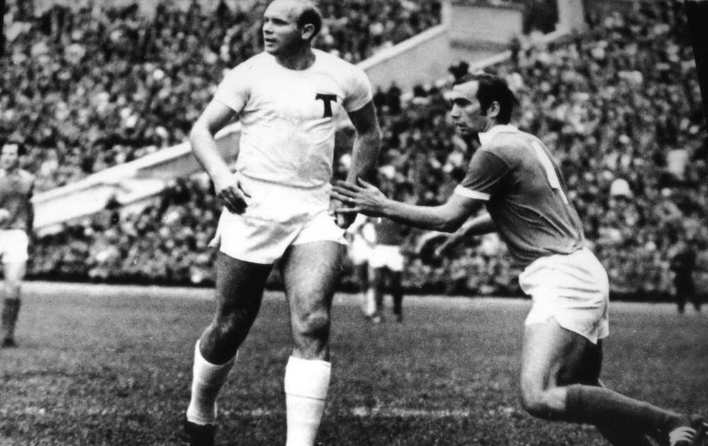 Эдуард Стрельцов на поле