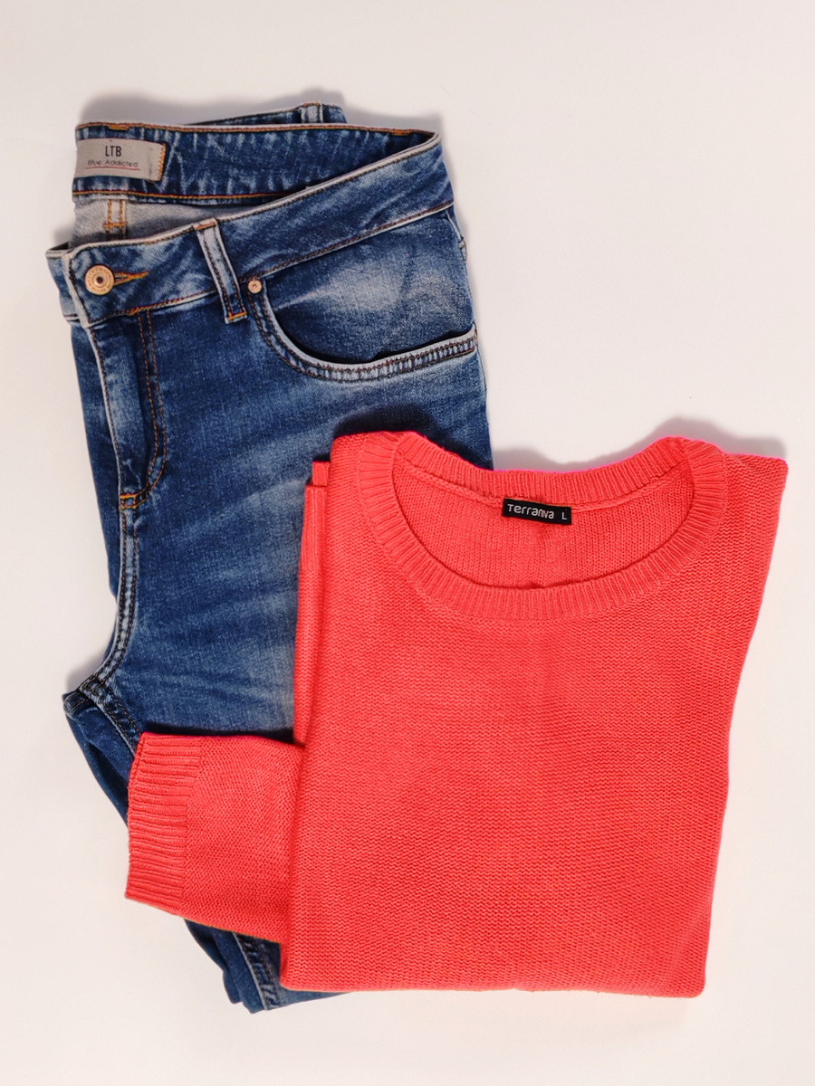 Такой был изначально комплект вещей.