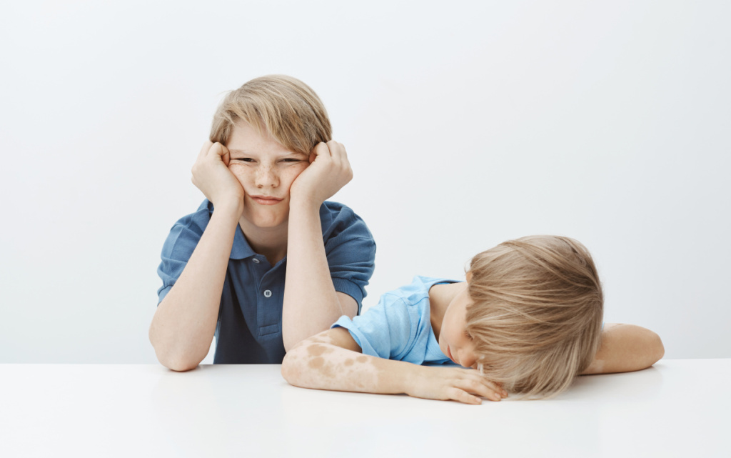  На каждом этапе взросления дети конкурируют. Но по-разному. Фото: Freepik.