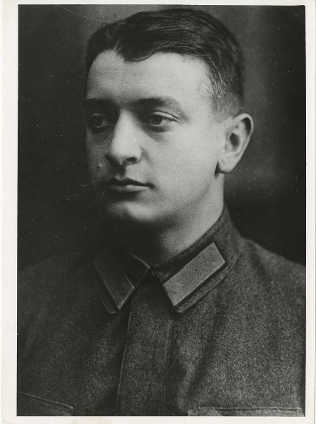 Михаил Тухачевский;
Неизвестный автор, 1918 – 1922 года, МАММ/МДФ.
