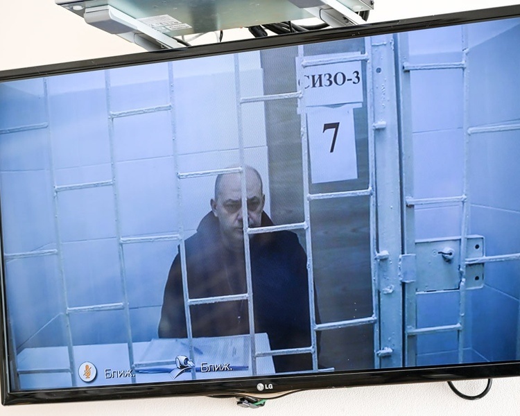     Экс-губернатор Смирнов хочет, чтобы его судили не в Курской области