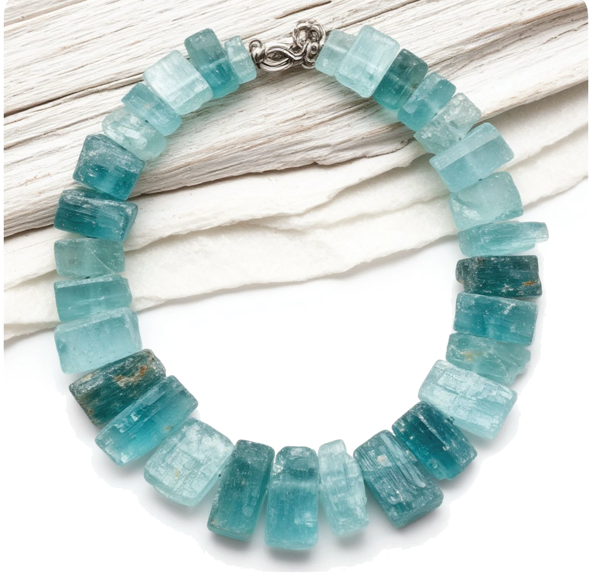 Колье, апатит