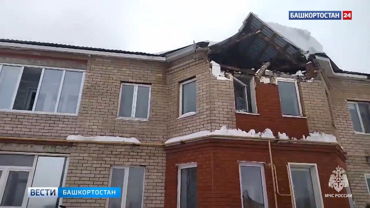    В Башкортостане кирпичный фронтон многоквартирного дома обрушился из-за снеговой нагрузки