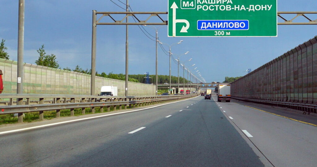 В Ростовской области разработают меры по предотвращению зимнего транспортного коллапса на трассе М-4 «Дон»