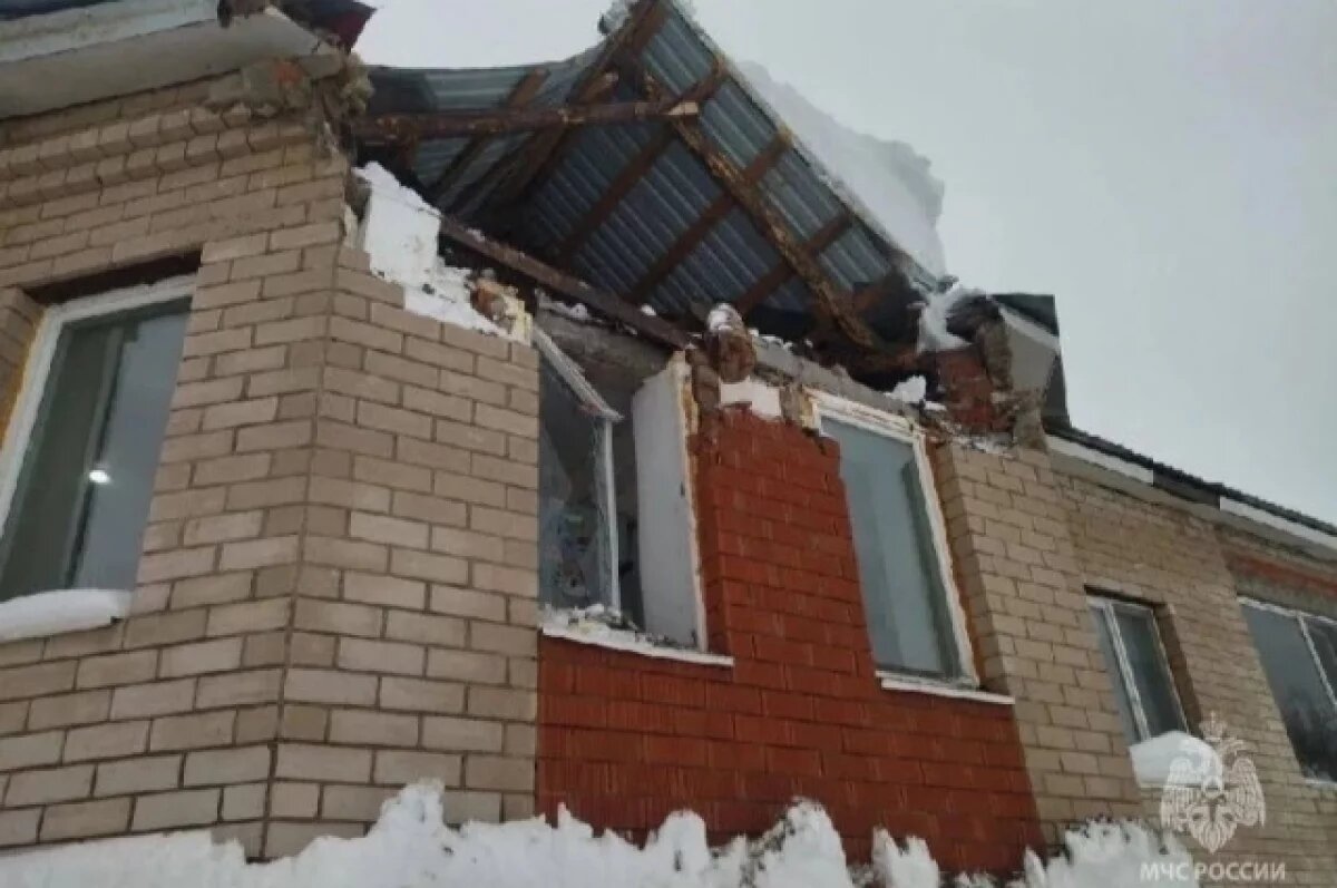    Фронтон жилого дома обрушился под тяжестью снега в Башкирии