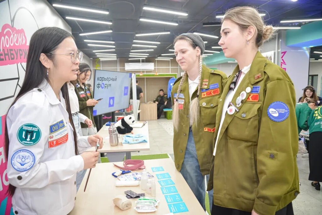    Бойцы оренбургских студотрядов заложили капсулу времени Марина Васильева