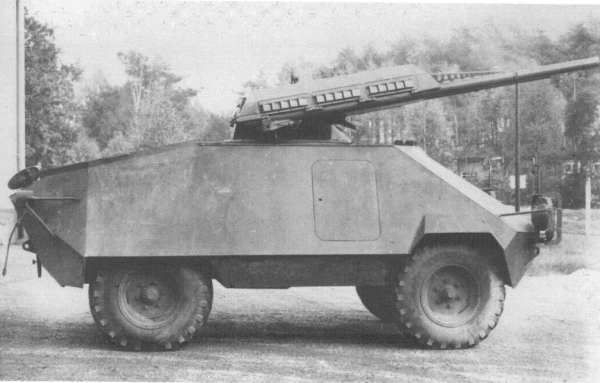 Landsverk U-SH 405 — шведский броневик с реактивной двустволкой