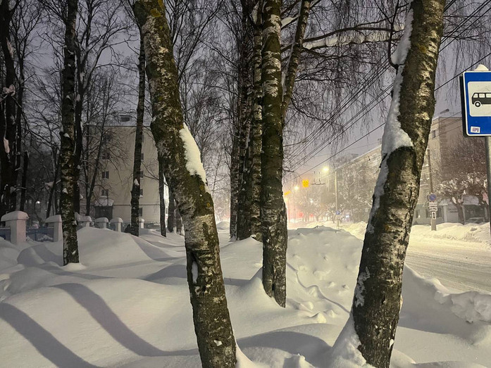 Специалист центра погоды назвал кировские сугробы «гигантскими»