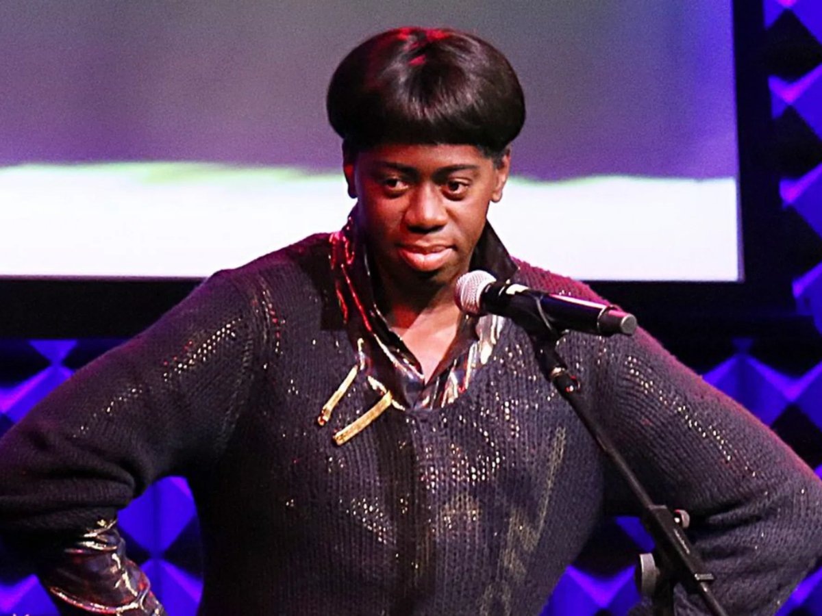     Джей Александр начал свою карьеру как подиумная модель