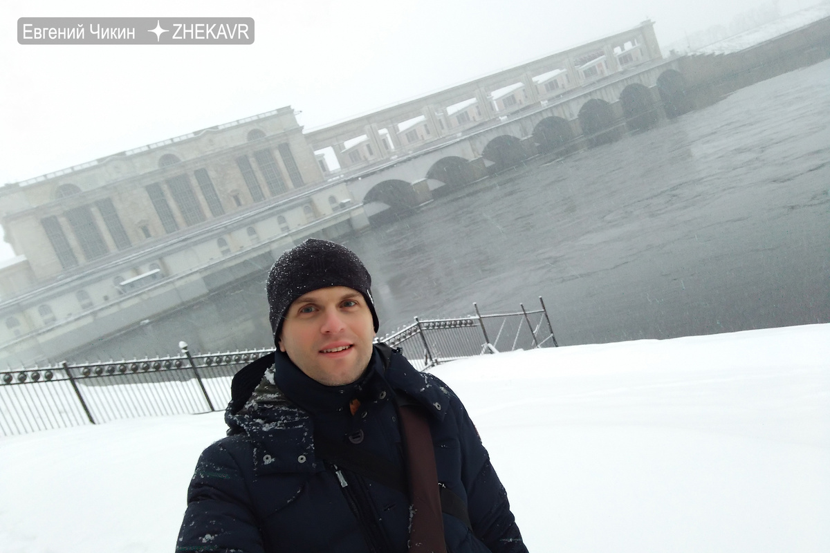 Снег, мороз, а Волга напротив Угличской ГЭС не замерзает.