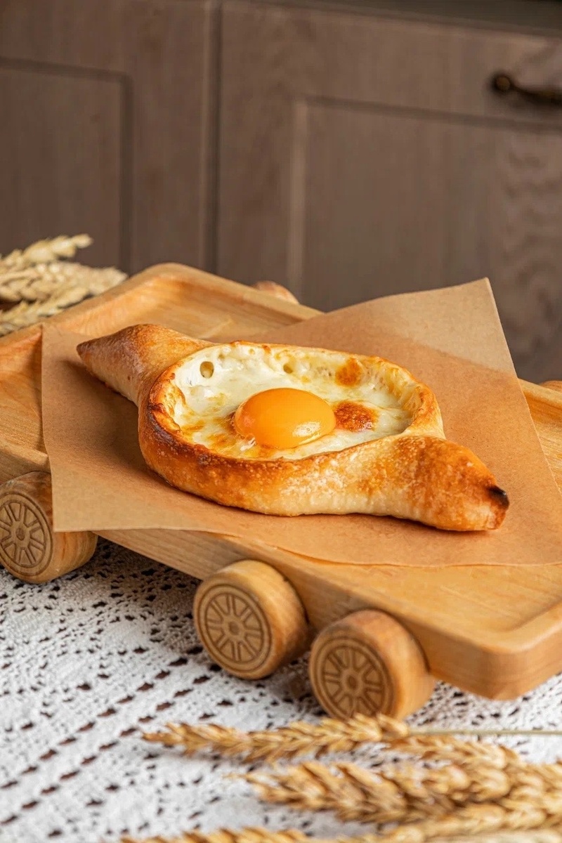 Хачапури в рестораничке "Кисмараули" 