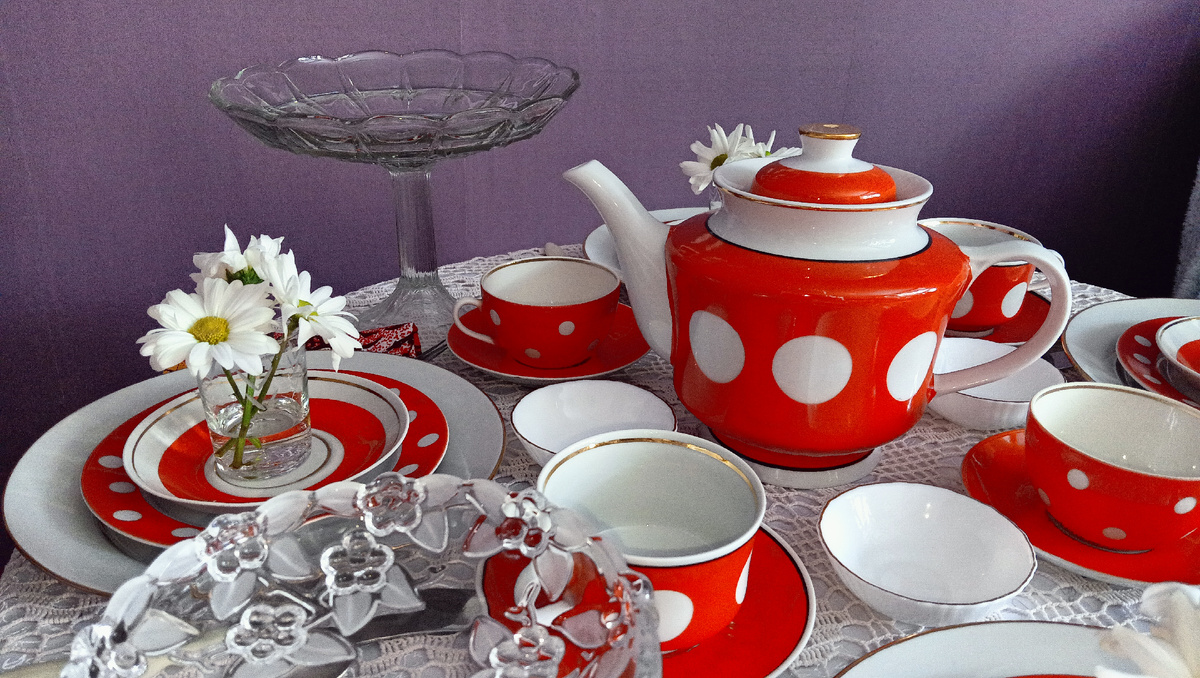 Встречаем весну с яркой винтажной посудой. Фото автора 