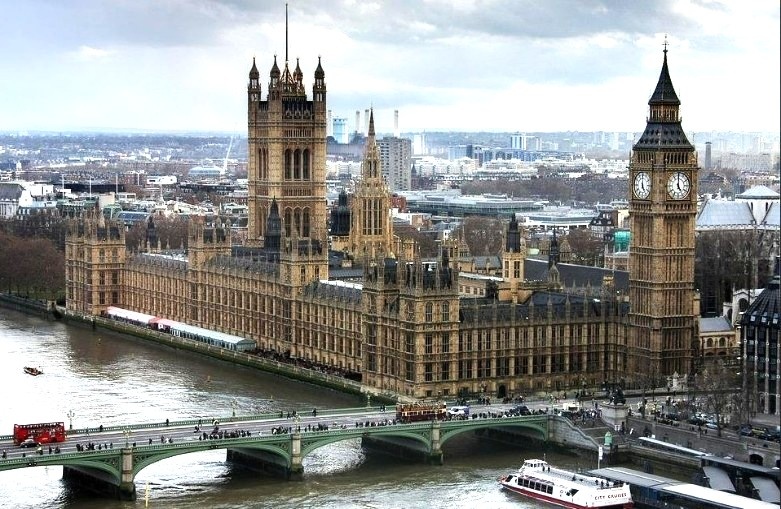 Рис. 1. Вестминстерский королевский дворец – резиденция Парламента Соединенного Королевства Великобритании и Северной Ирландии. Лондон