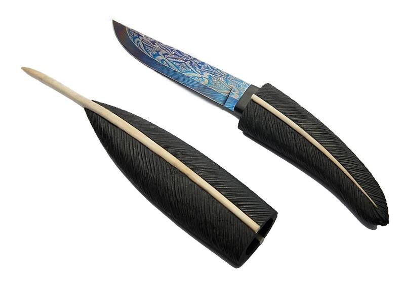 Стальные перьевые ручки стали широко применяться в середине 19 века, а до этого писали преимущественно гусиными перьями. Такие перья требовалось периодически затачивать, что называлось очинкой. Соответственно, специальный нож для этой процедуры назывался перочинным. Позже слово «перочинный» стало применяться ко всем карманным ножам.