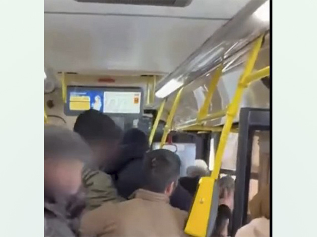 В Твери пассажиры автобуса подрались с хулиганами