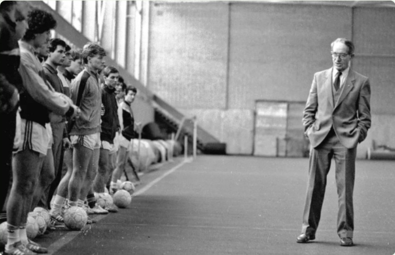 Николай Старостин на тренировке "Спартака" в январе 1989-го. Фото Александра Федорова