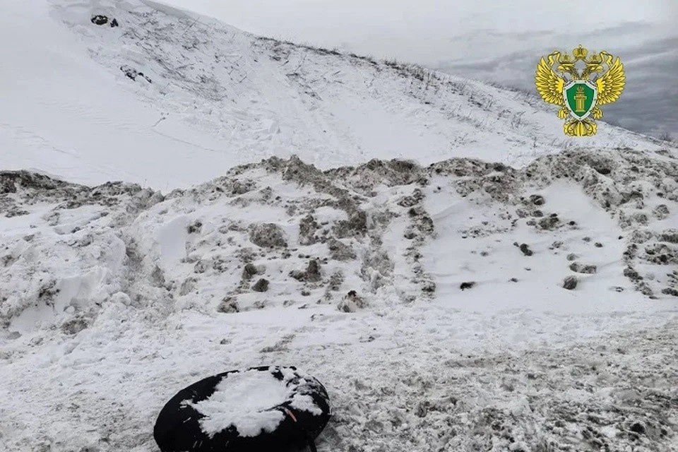    Мальчики погибли под метром снега. Фото: прокуратура Свердловской области